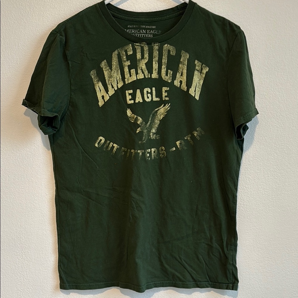 American Eagle Outfitters Dark Green Tee with Gold Graphic